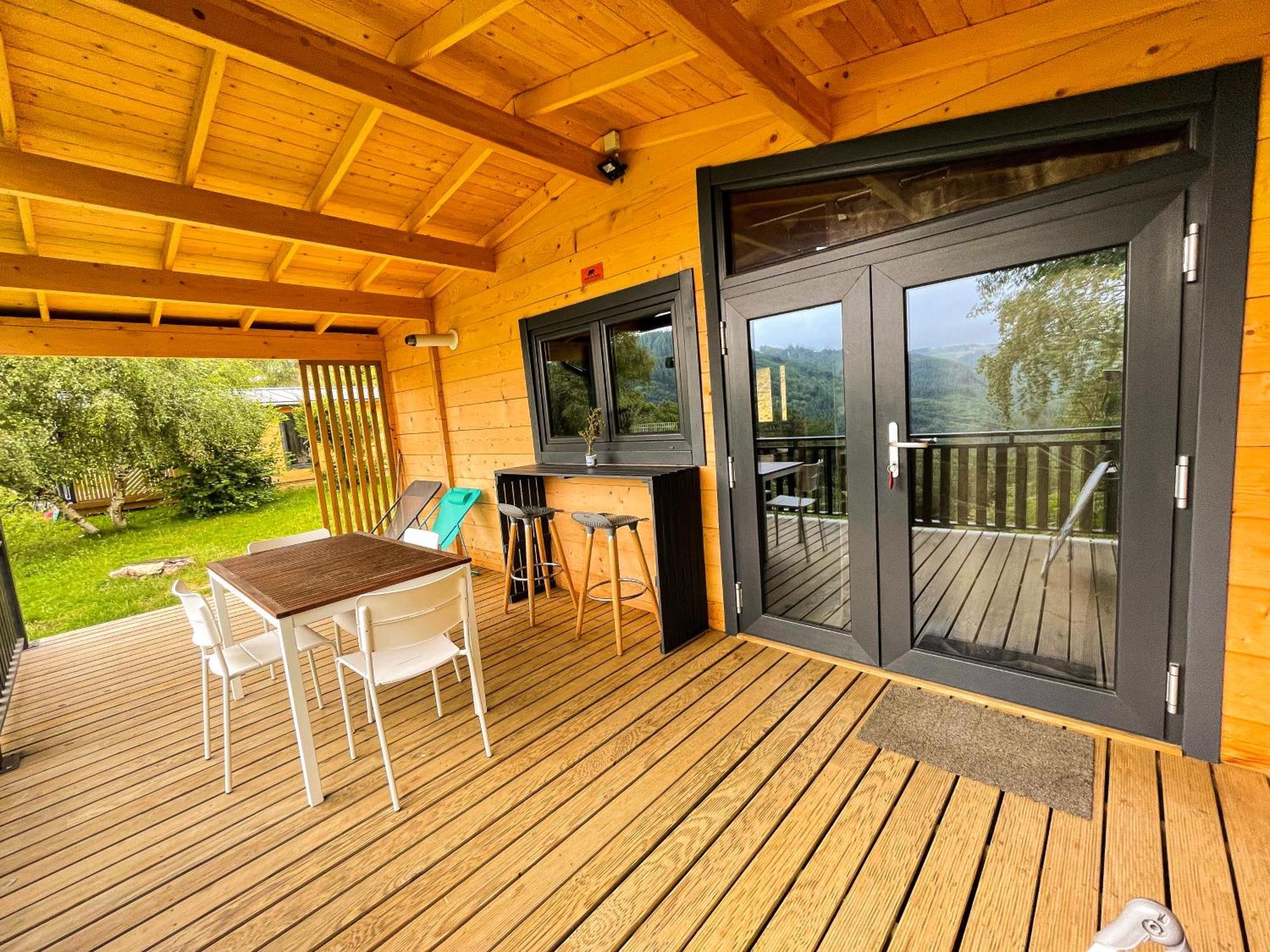 Chalet Nature Sur La Vallee De La Truyere Neuvéglise Exterior photo